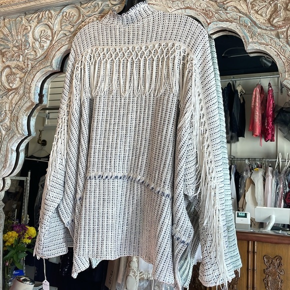 Lucia’s Sarto White and navy fringe sweater jacket with silver rhinestone stars - Picture 11 of 13